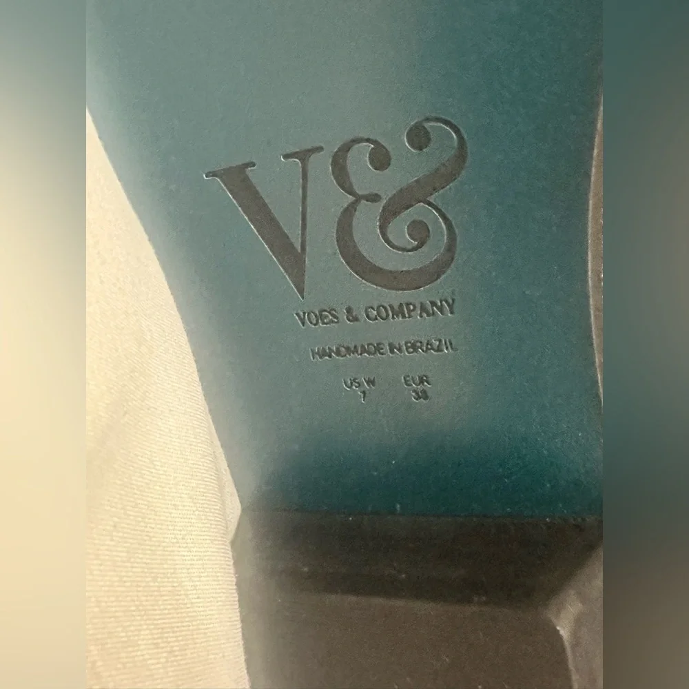 New Never Worn Voes&Company Harlow Chelsea Boots (vegan, black) size US 7/ EU 38 - Picture 5 of 7